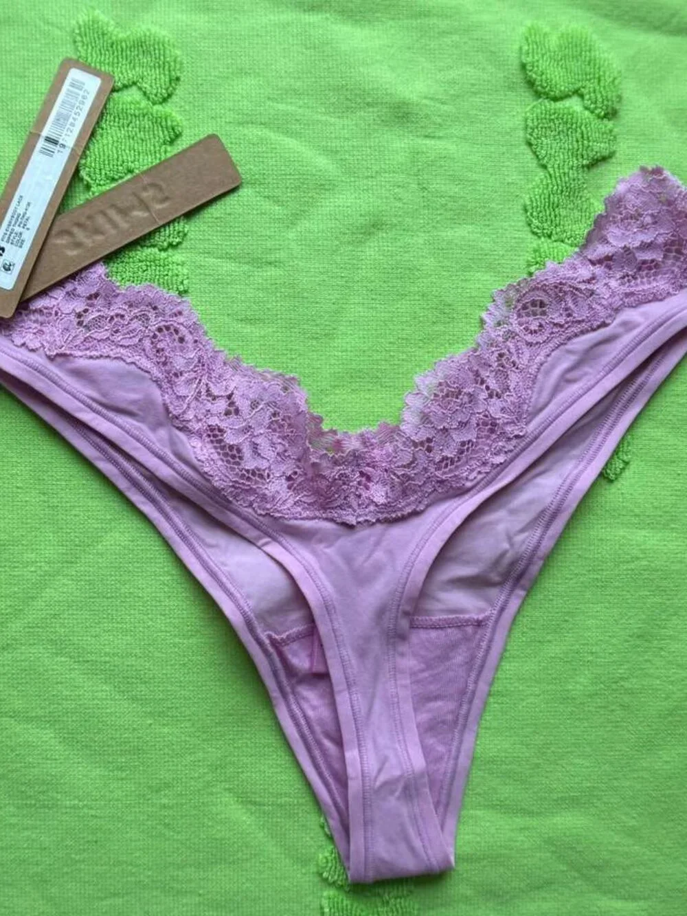 🌸 ✨ NWT SKIMS Fits Everybody Lace Trim Dipped Thong - Petal S 🎀 💫